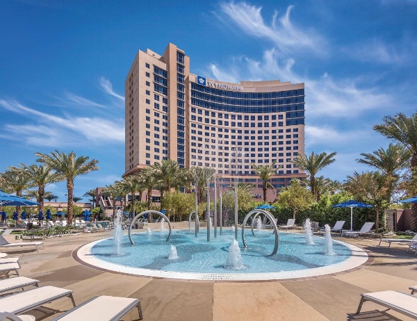 Wyndham Desert Blue image 1