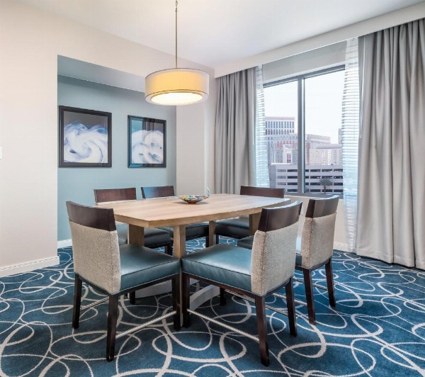 Wyndham Desert Blue image 10