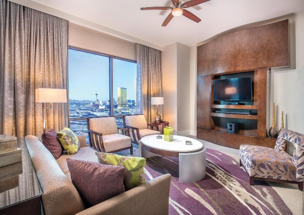 Wyndham Desert Blue Main image